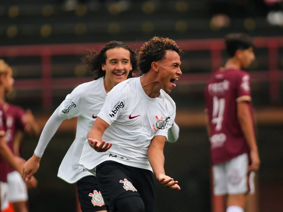 Sub-15 do Corinthians goleia, mas sub-17 perde para o Juventus pelo Paulistão
