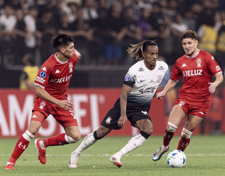 SBT conquista vice-liderança de audiência com Corinthians x Huracán pela Sul-Americana