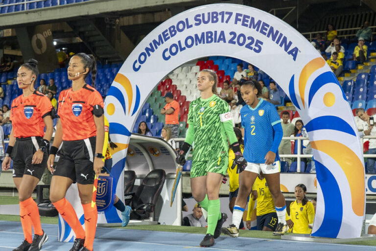 Brabinhas do Corinthians entram em campo pelo Brasil Sub-17 no encerramento do Sul-Americano da categoria
