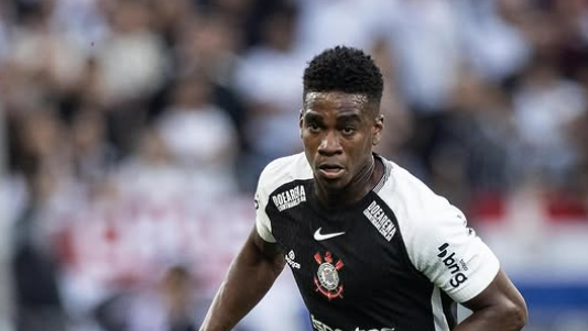 Félix Torres 'se encontra' na lateral e é destaque de vitória do Corinthians na Copa do Brasil