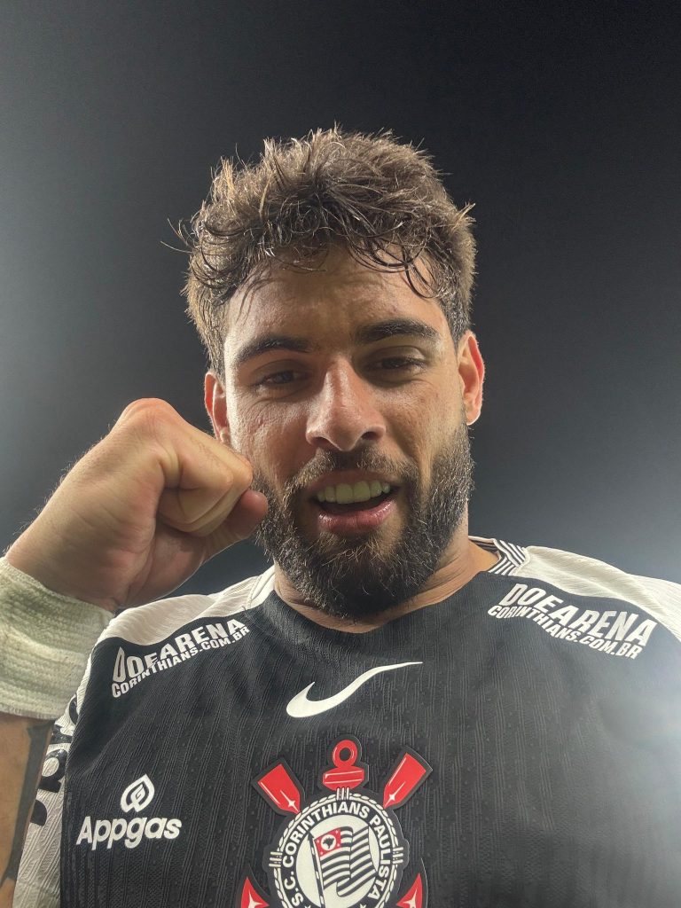 Yuri Alberto celebra gol
