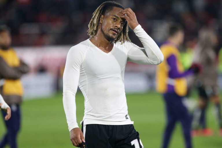 Corinthians vê aproveitamento despencar em jogos fora de casa na temporada