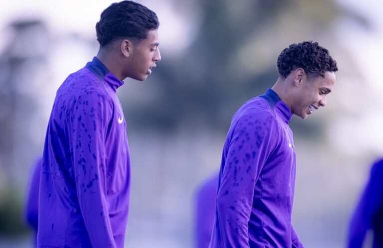 Técnico do Sub-17 do Corinthians fala sobre promessa nascida em 2009 treinando com o profissional