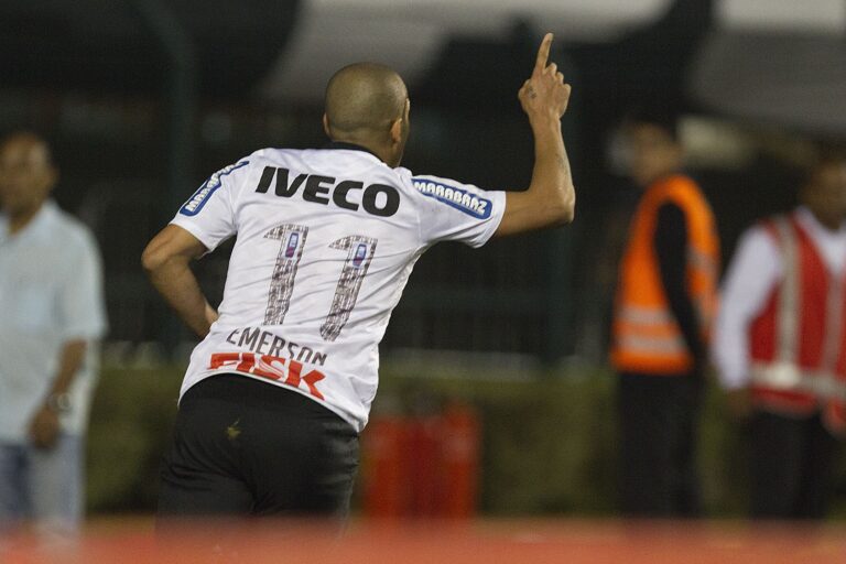 Emerson Sheik é confirmado em jogo de lendas entre Corinthians e Boca Juniors