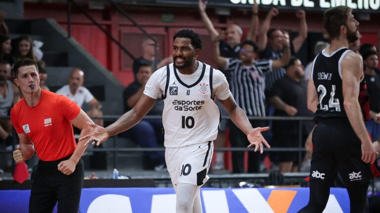 Ala-pivô avalia primeira temporada no basquete do Corinthians: 'Momento que sempre sonhei'