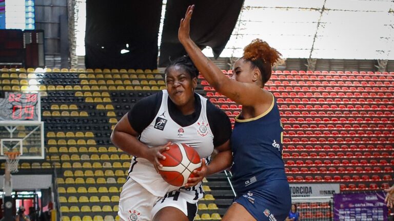 Ala/pivô das Furiosas comenta vitória do Brasil e projeta playoffs da LBF com o Corinthians