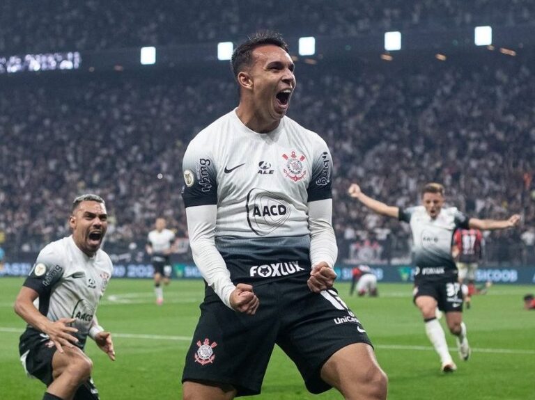 Liberado pelo Corinthians, jovem atacante se despede de clube e torcida pelas redes sociais