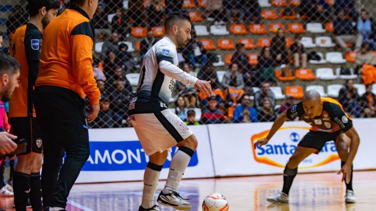 Corinthians segura Carlos Barbosa fora de casa e volta a vencer na LNF