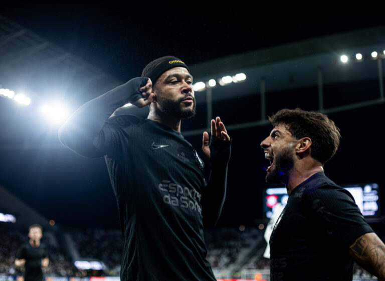 Corinthians terá ataque modificado contra o Grêmio por ausência da dupla titular