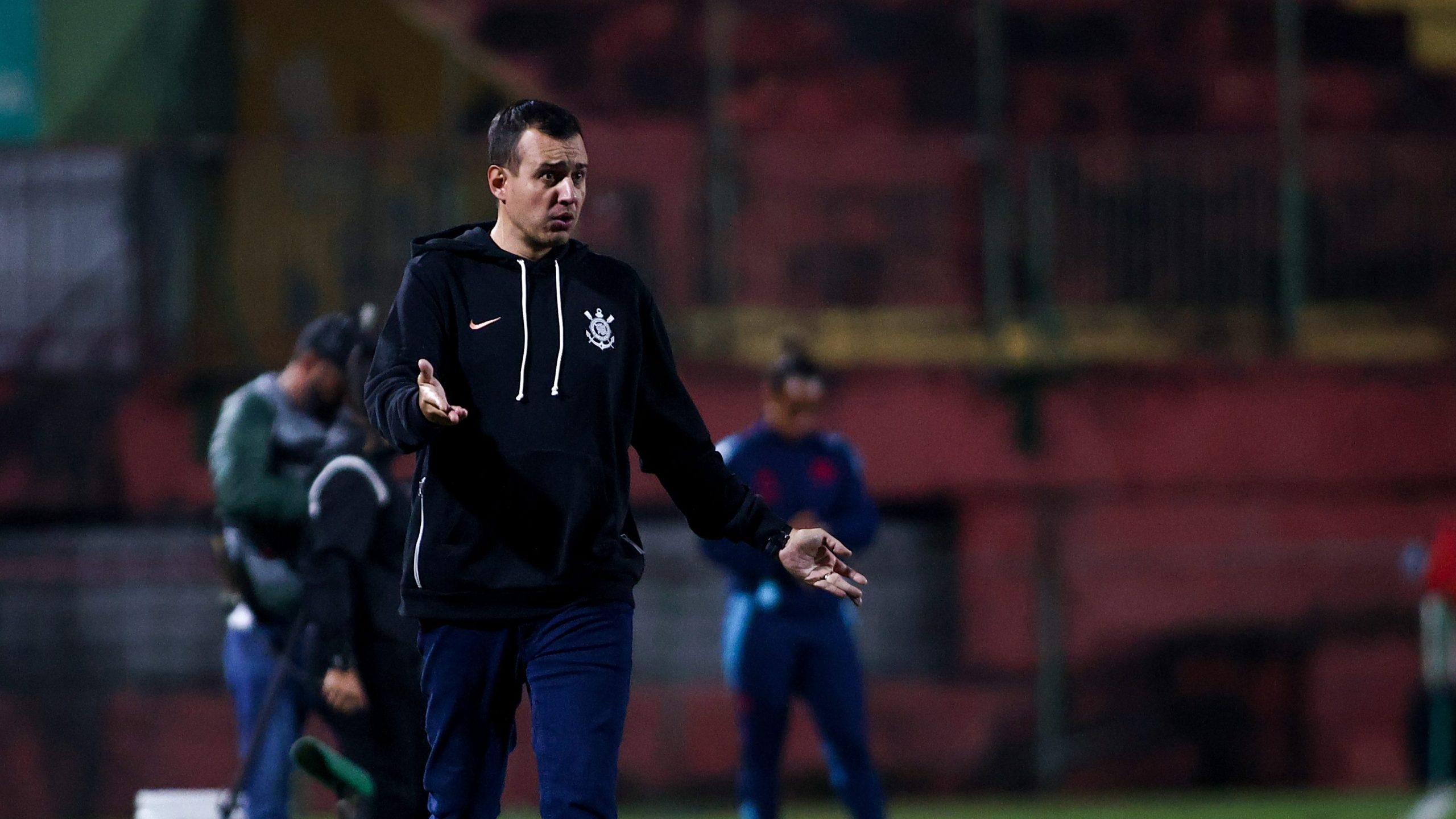 Lucas Piccinato releva cobranças e vê evolução do Corinthians Feminino na temporada