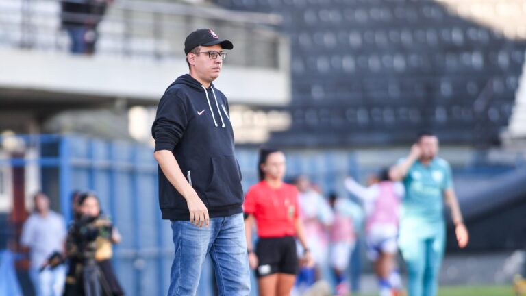 Piccinato avalia vitória do Corinthians, cobra efetividade e celebra momento da equipe