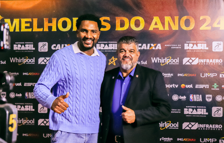 Pivô do Corinthians comemora indicação para prêmio do NBB: "Estou no caminho certo"