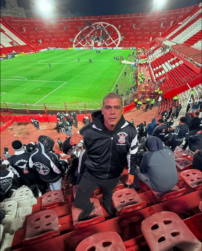 Presidente dos Gaviões explica ocupação do Parque São Jorge; Romeu Tuma Jr. responde ato da torcida