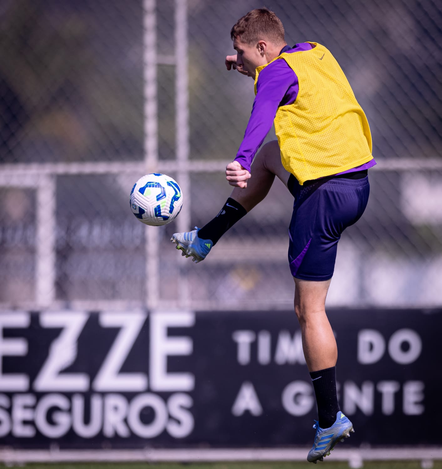 Meio-campista do Corinthians comenta chances de deixar o clube nesta janela de transferências