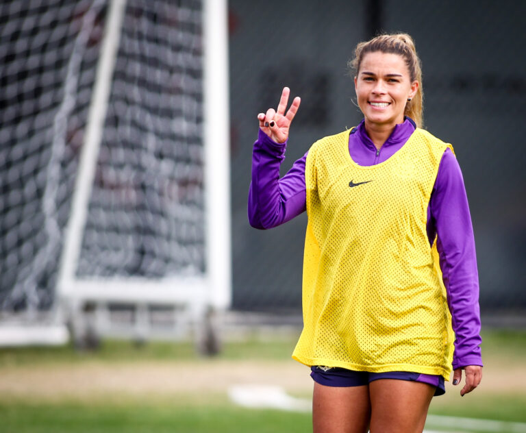 Corinthians Feminino realiza último treino da semana no CT Joaquim Grava -