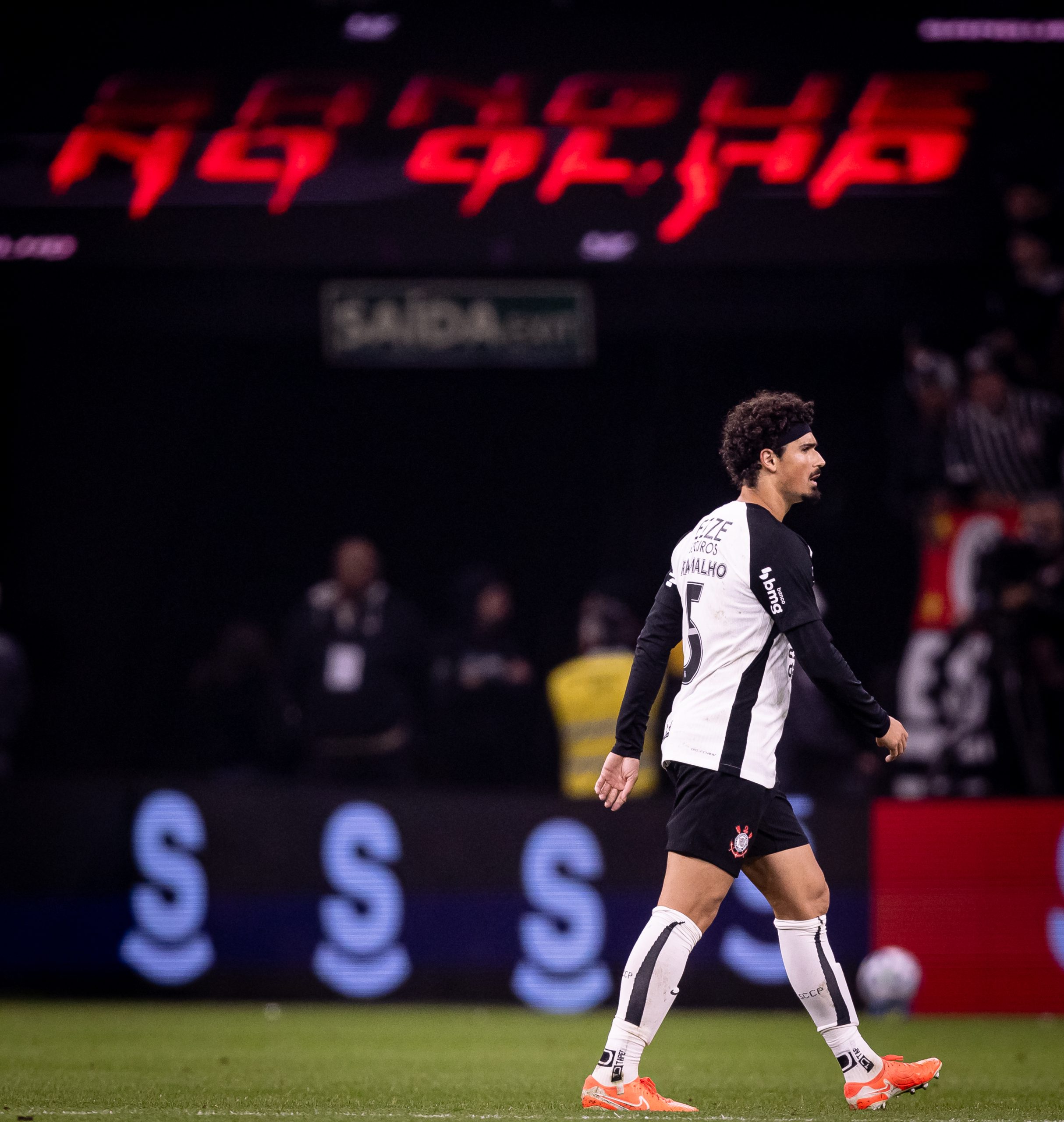 Zagueiro do Corinthians exalta setor defensivo e explica lance em que evitou gol do rival no Derby