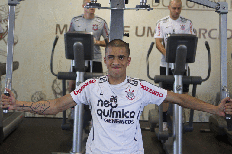 Após pressão da torcida, filho de André Negão é cortado do amistoso entre Corinthians e Boca Juniors Legends