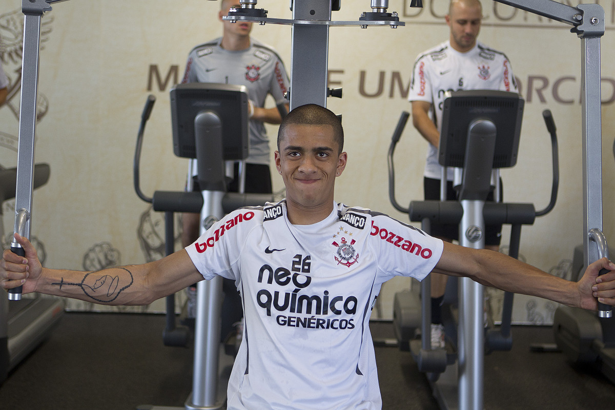 Após pressão da torcida, filho de André Negão é cortado do amistoso entre Corinthians e Boca Juniors Legends