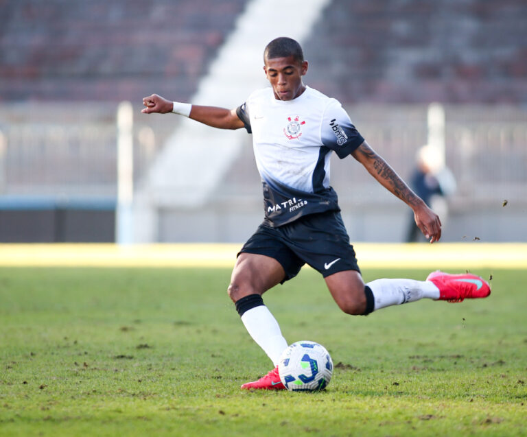 Nascido em 2009, atacante do Sub-17 estreia pelo Sub-20 do Corinthians em partida do Brasileirão