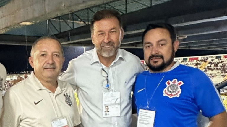 Três aliados de Augusto Melo são suspensos e podem ser expulsos do Corinthians