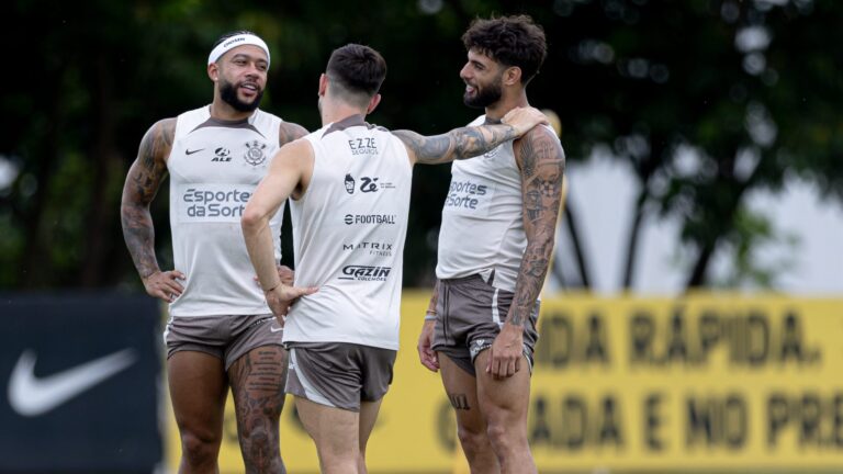 Trio ofensivo do Corinthians pode voltar a atuar junto após quatro meses