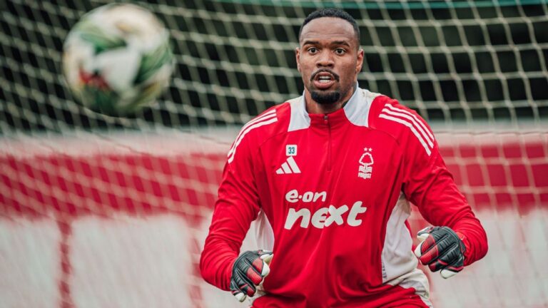 Fora dos planos, Carlos Miguel deve deixar o Nottingham Forest um ano após saída do Corinthians