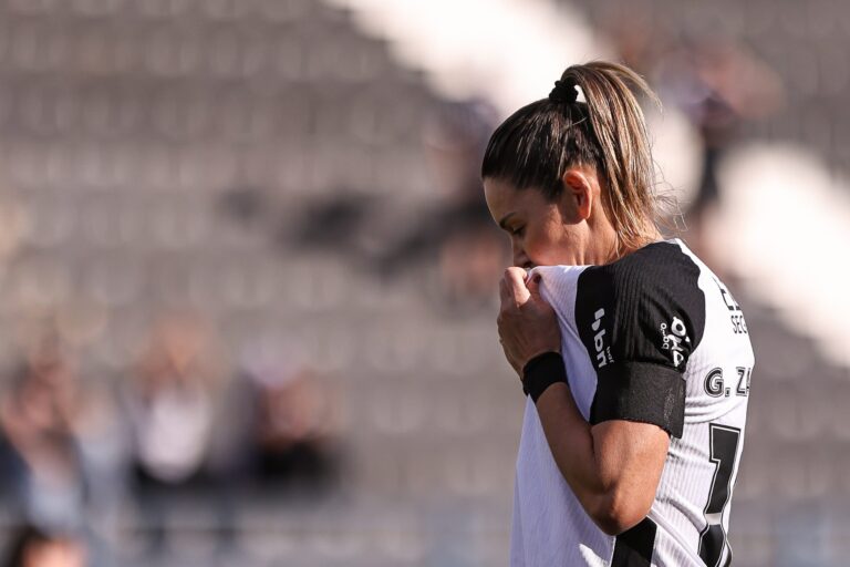 Corinthians vence o Palmeiras e assume a liderança do Campeonato Paulista Feminino