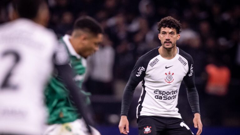 Corinthians encaminha renovação de contrato com zagueiro titular da equipe