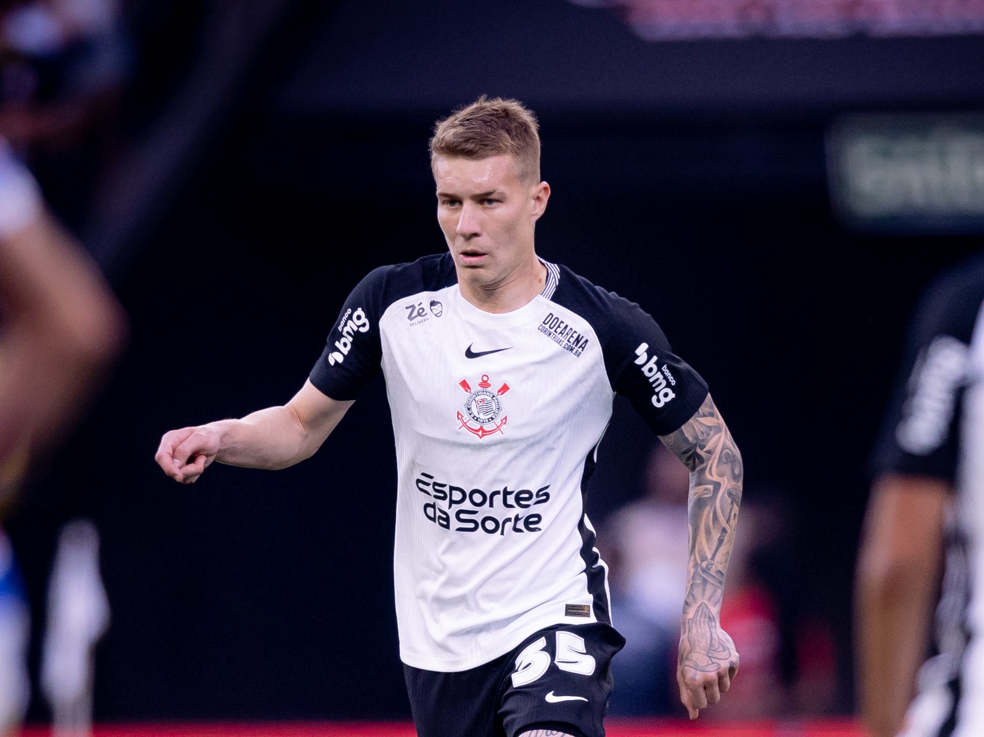 A escrita se mantém: volante chega a 24 jogos invicto jogando pelo Corinthians em 2025